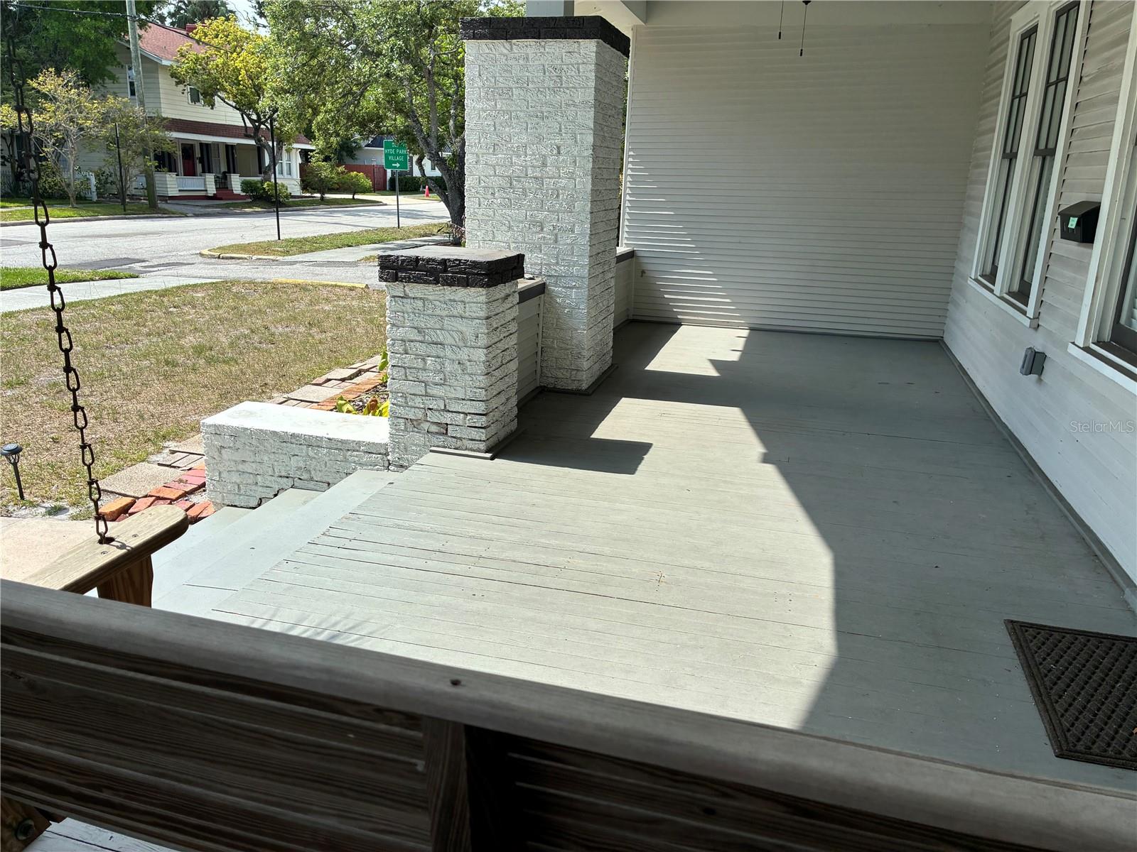 611 S WILLOW AVE — photo 3