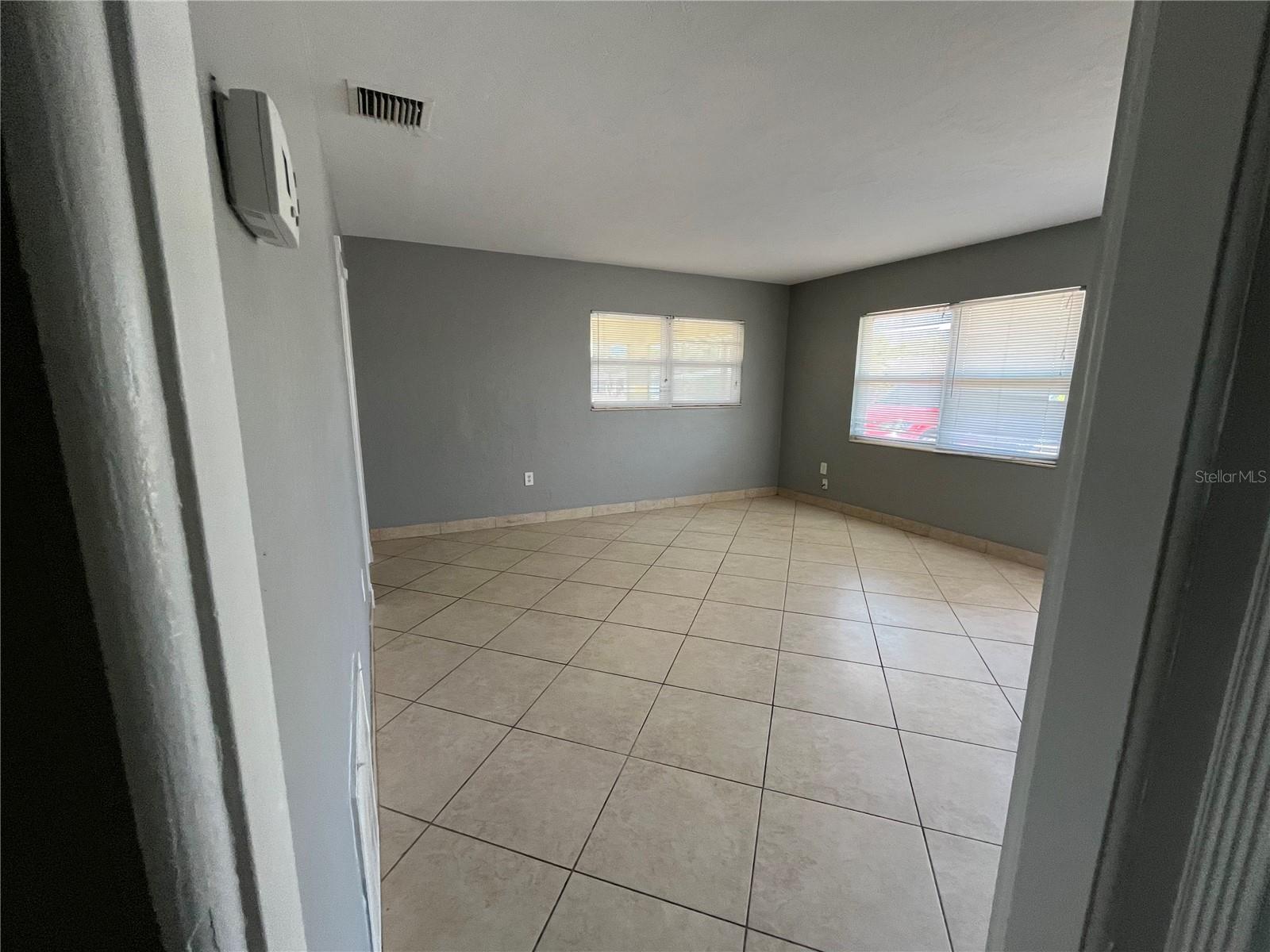 2154 INNER CASS CIR — photo 22
