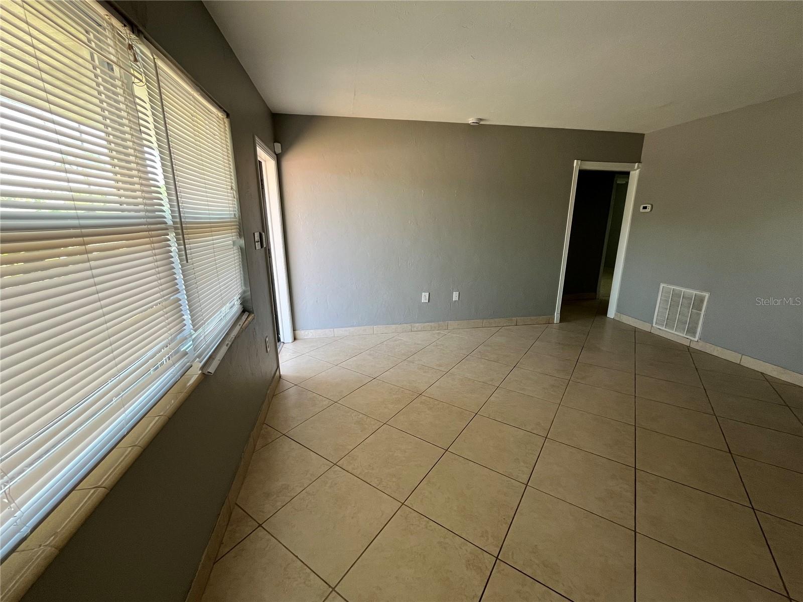 2154 INNER CASS CIR — photo 11