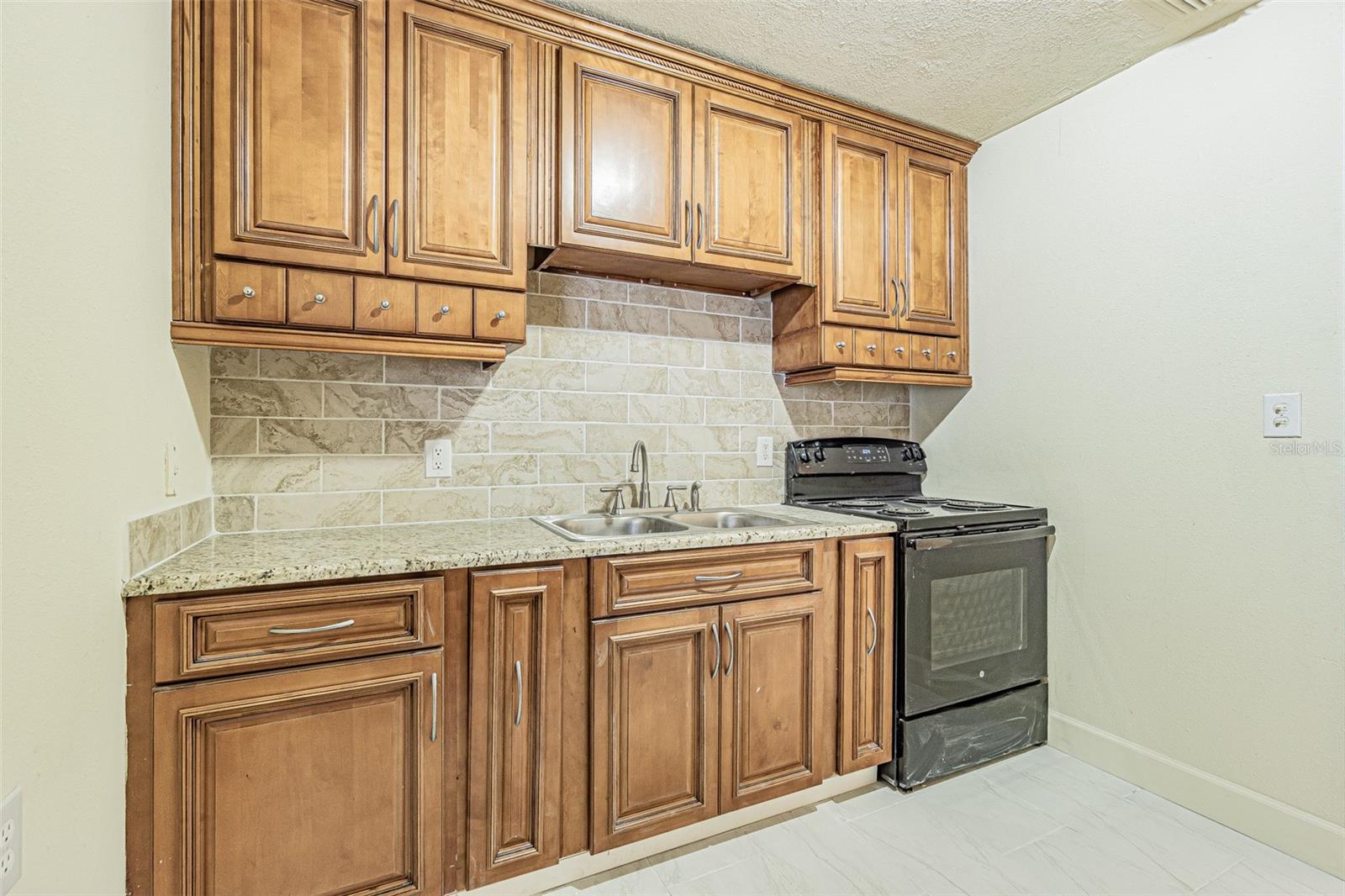 14918 PINECREST RD — photo 5