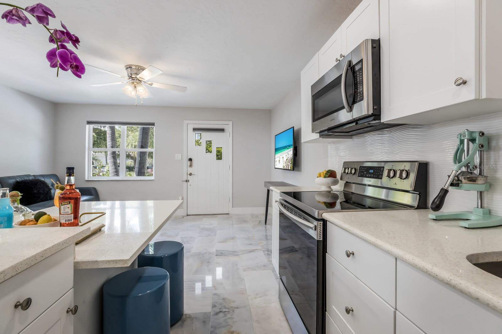 161 GOLDEN GATE PT — photo 17