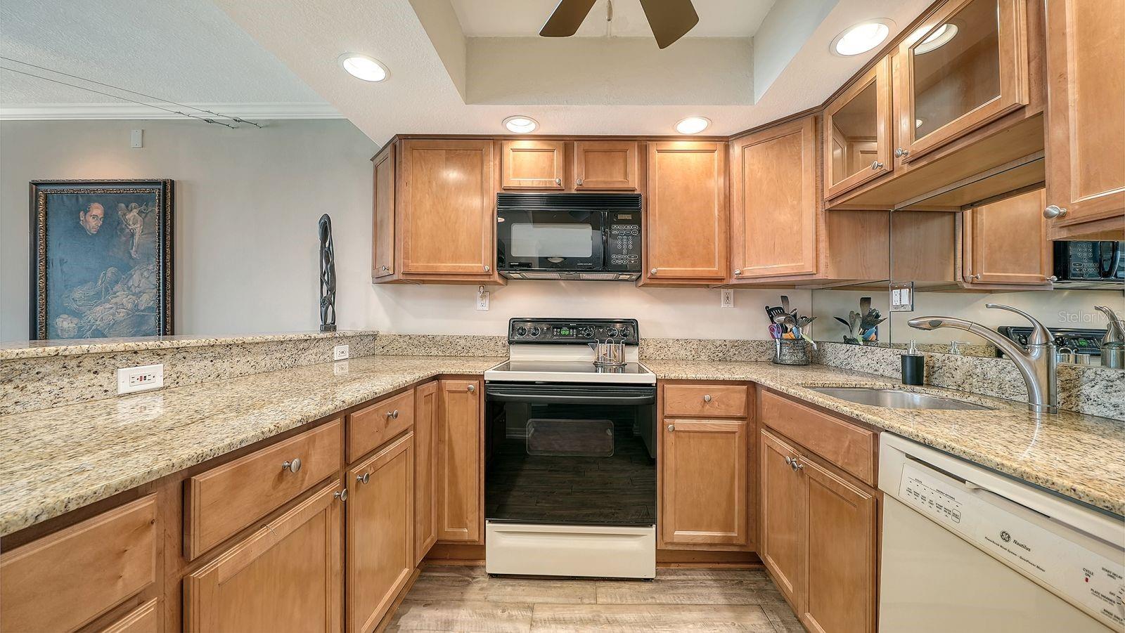 707 S GULFSTREAM AVE #705 — photo 28