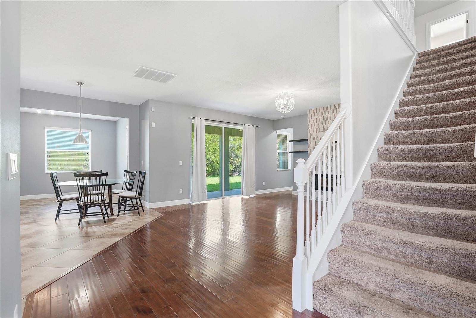 3987 ROUND TABLE CT — photo 8
