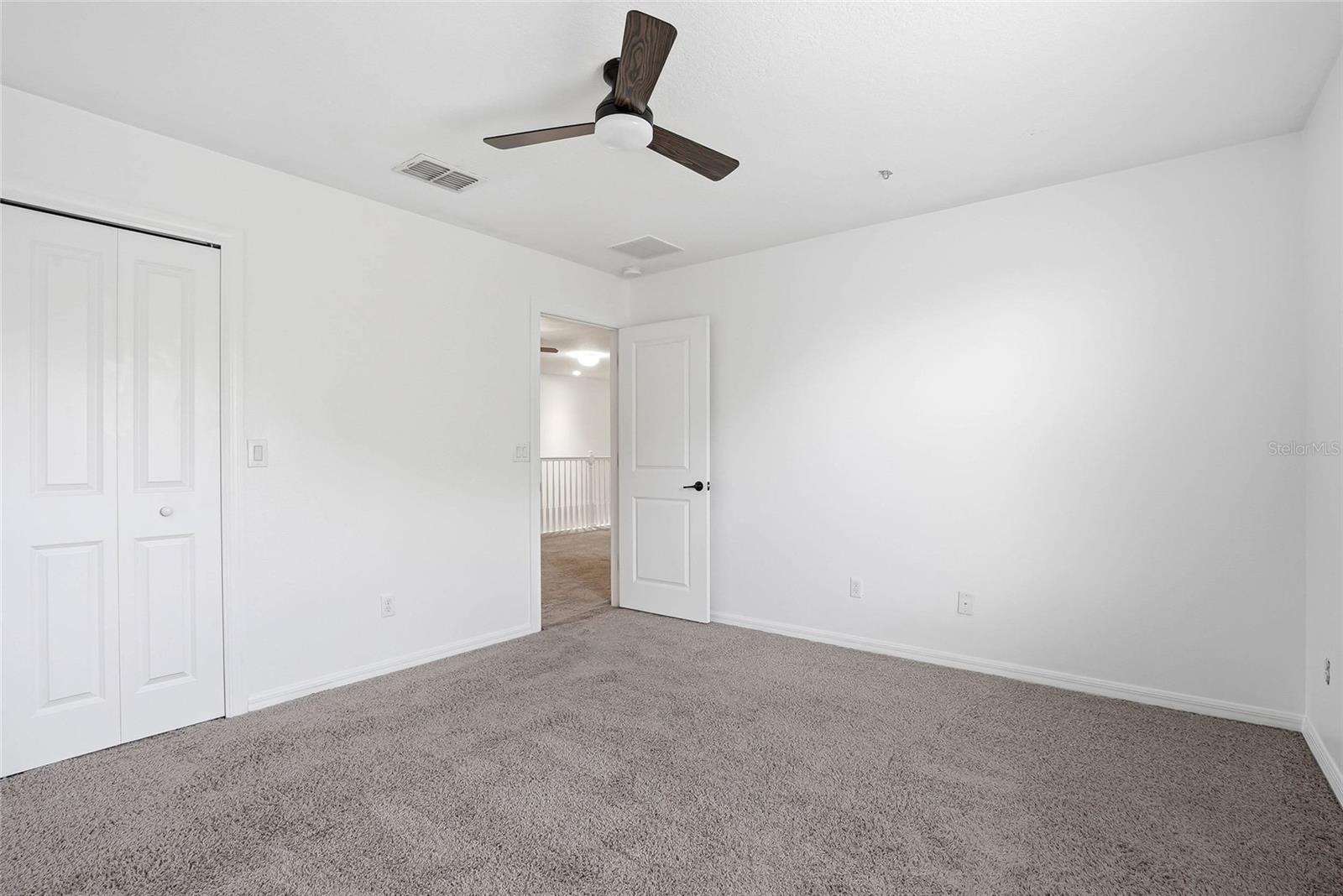 3987 ROUND TABLE CT — photo 35