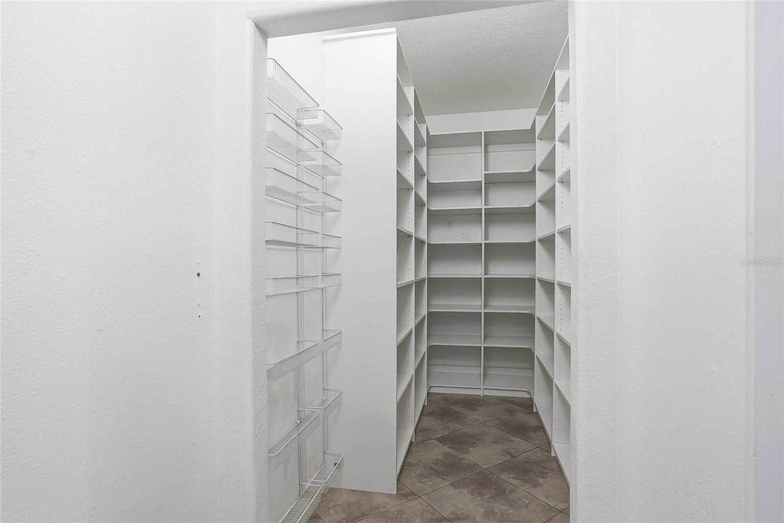 3987 ROUND TABLE CT — photo 13