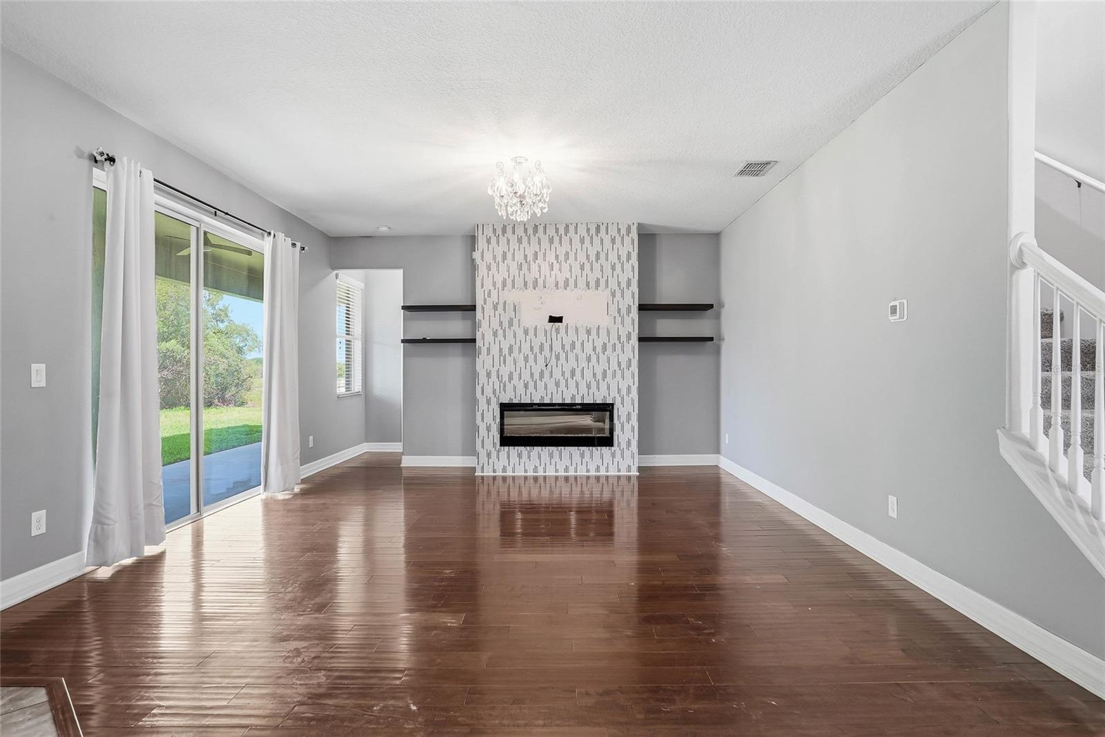 3987 ROUND TABLE CT — photo 17