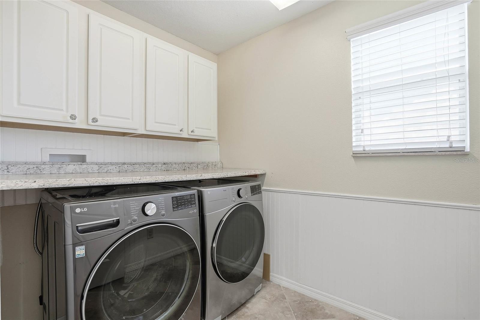 3987 ROUND TABLE CT — photo 41