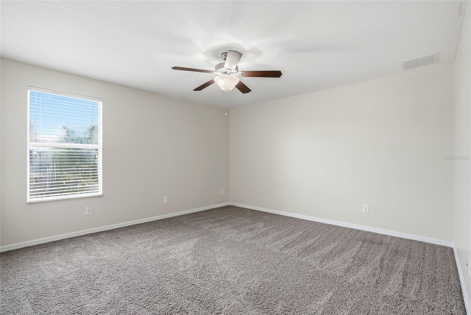 3987 ROUND TABLE CT — photo 37