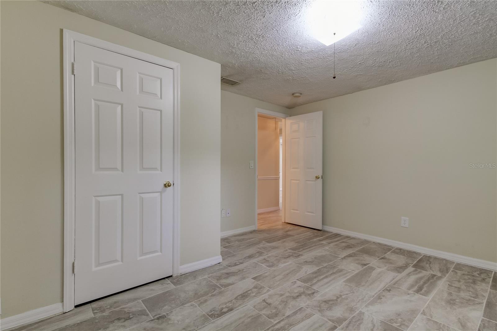 10406 RECLINATA LN — photo 36