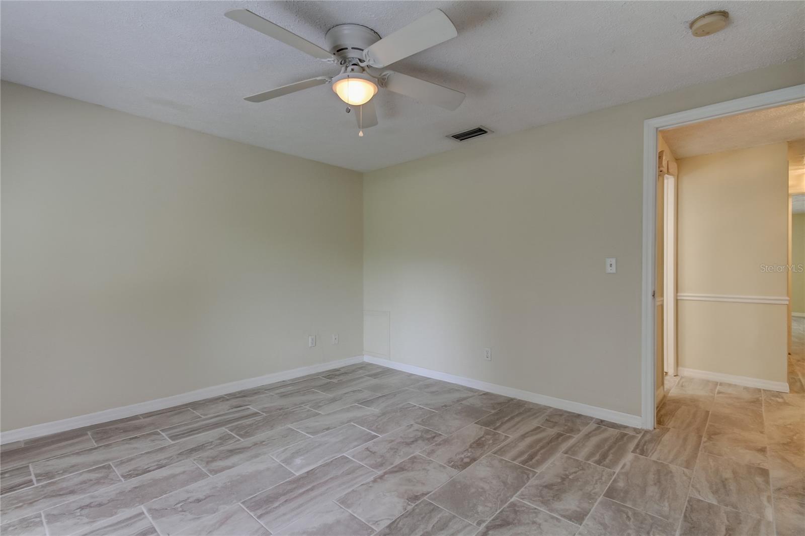 10406 RECLINATA LN — photo 32