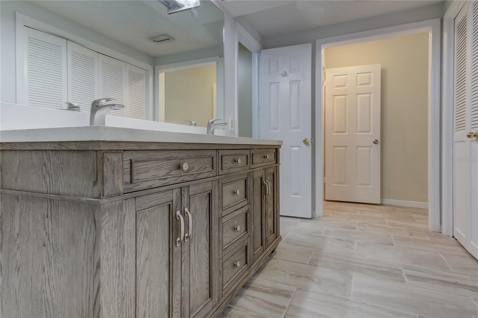 10406 RECLINATA LN — photo 40