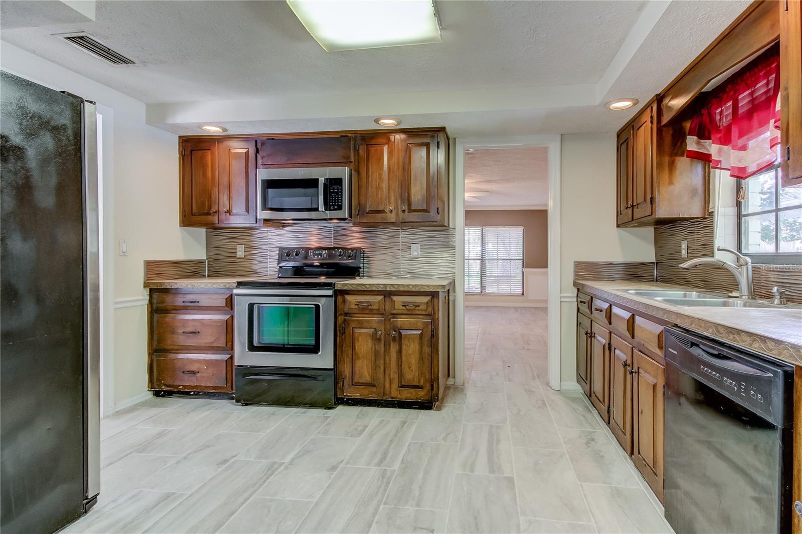 10406 RECLINATA LN — photo 13