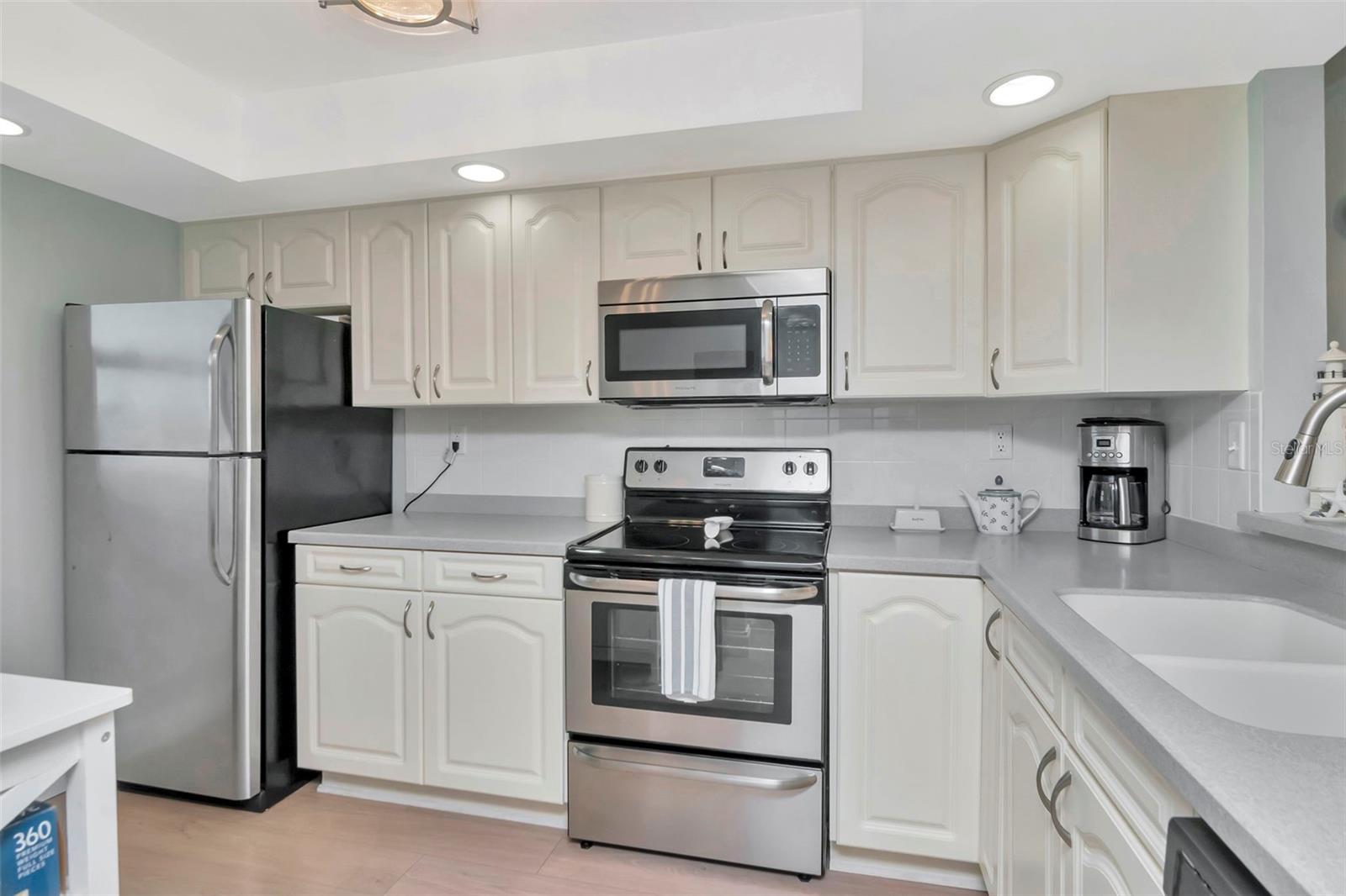 17580 GULF BLVD #403 — photo 8