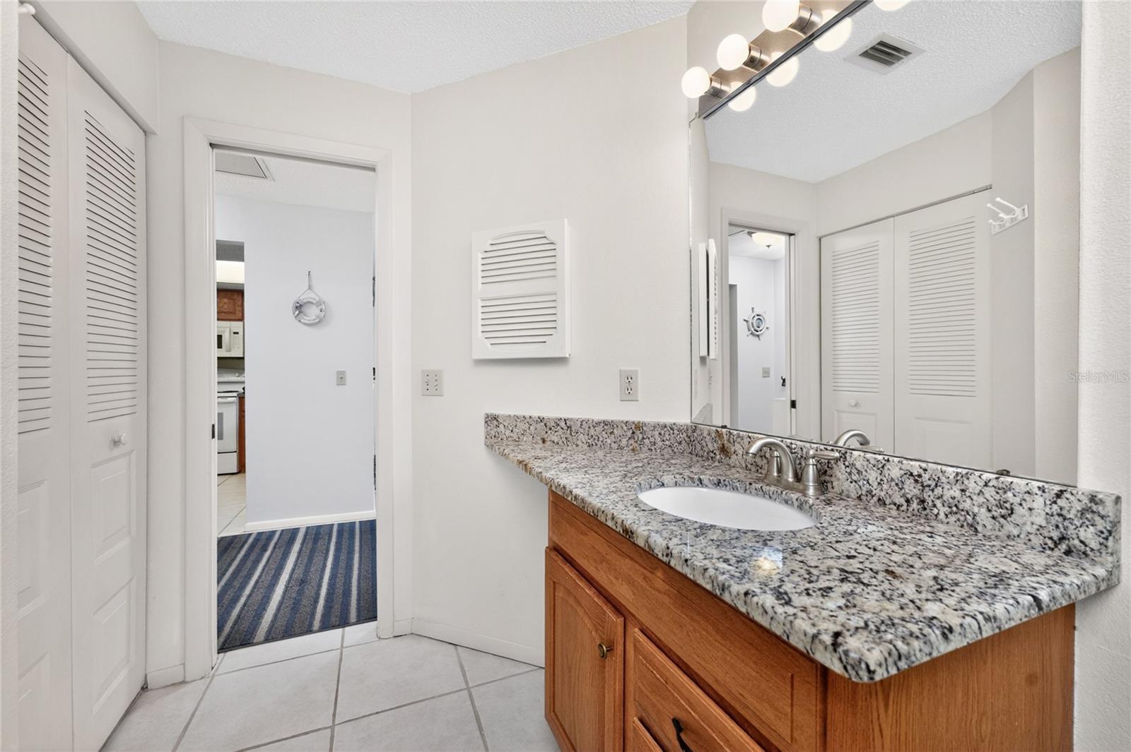 118 PINE HOLLOW DR #118 — photo 32