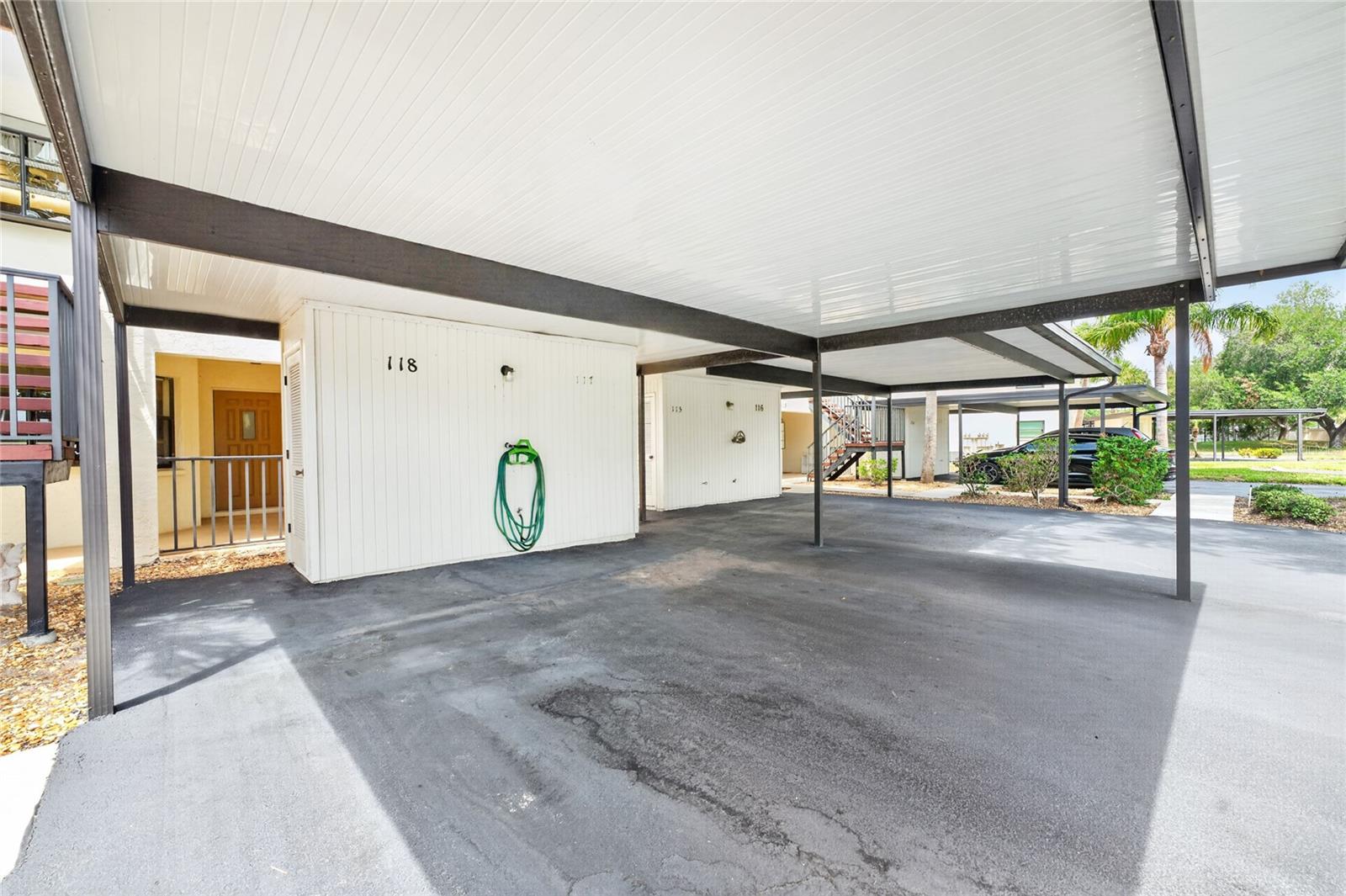 118 PINE HOLLOW DR #118 — photo 36