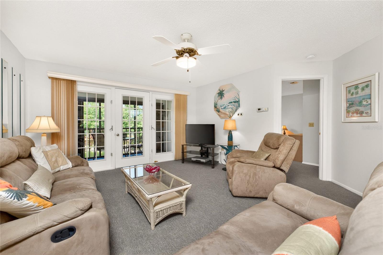 118 PINE HOLLOW DR #118 — photo 19