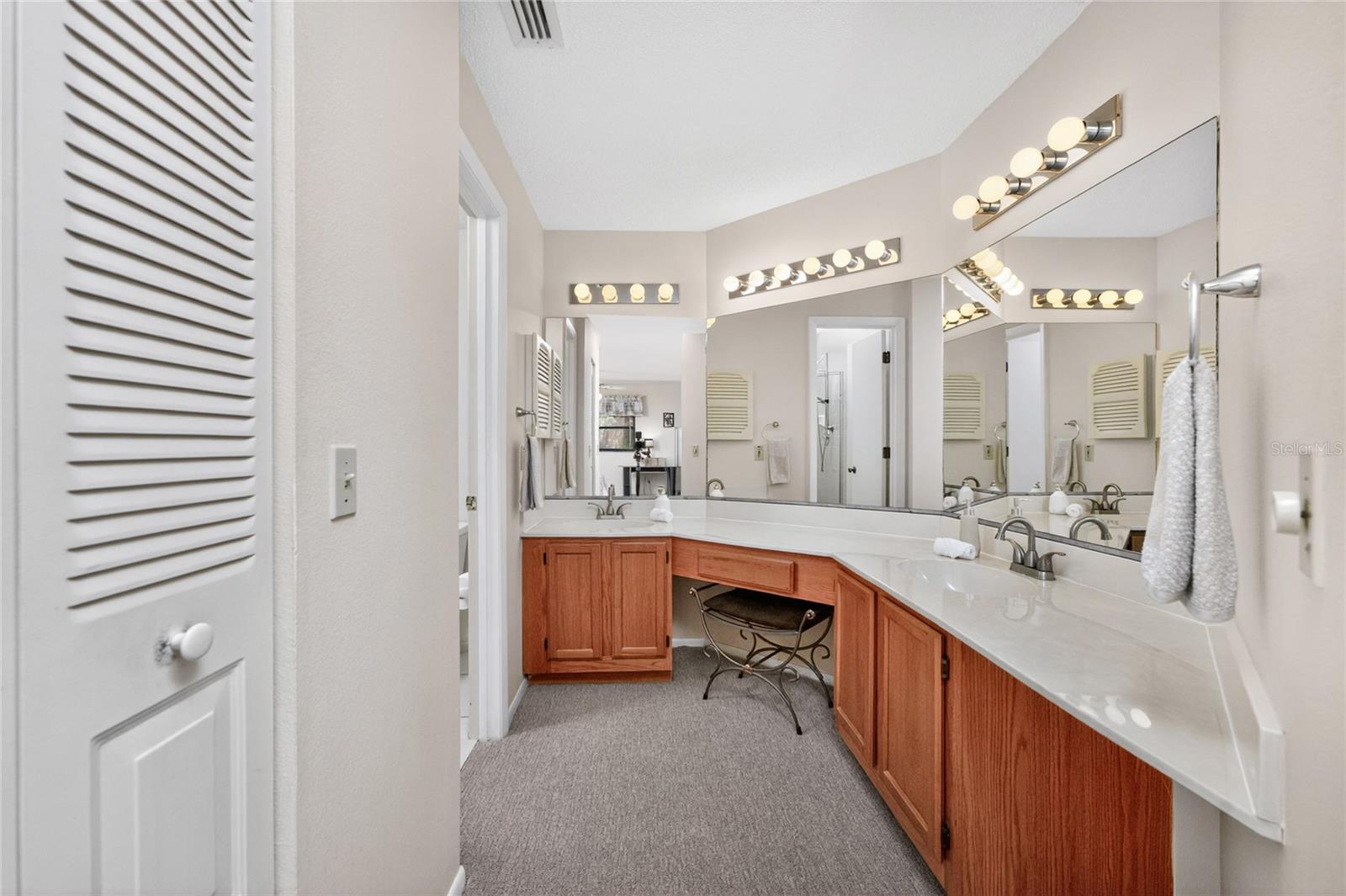 118 PINE HOLLOW DR #118 — photo 26