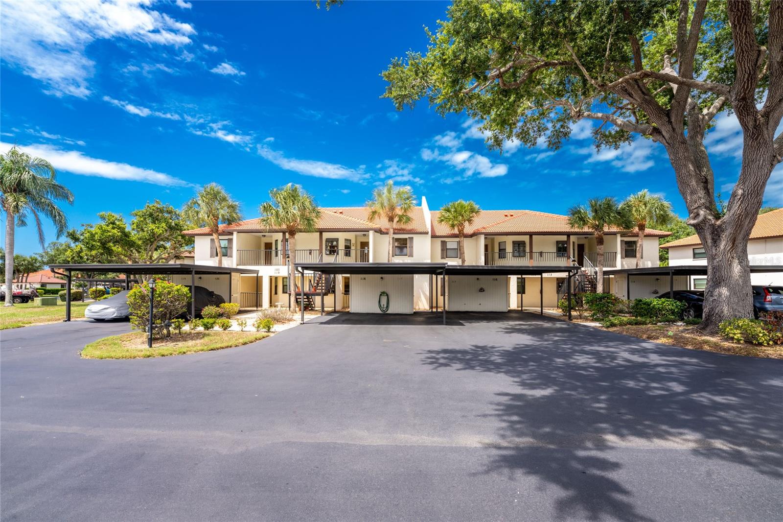 118 PINE HOLLOW DR #118 — photo 40