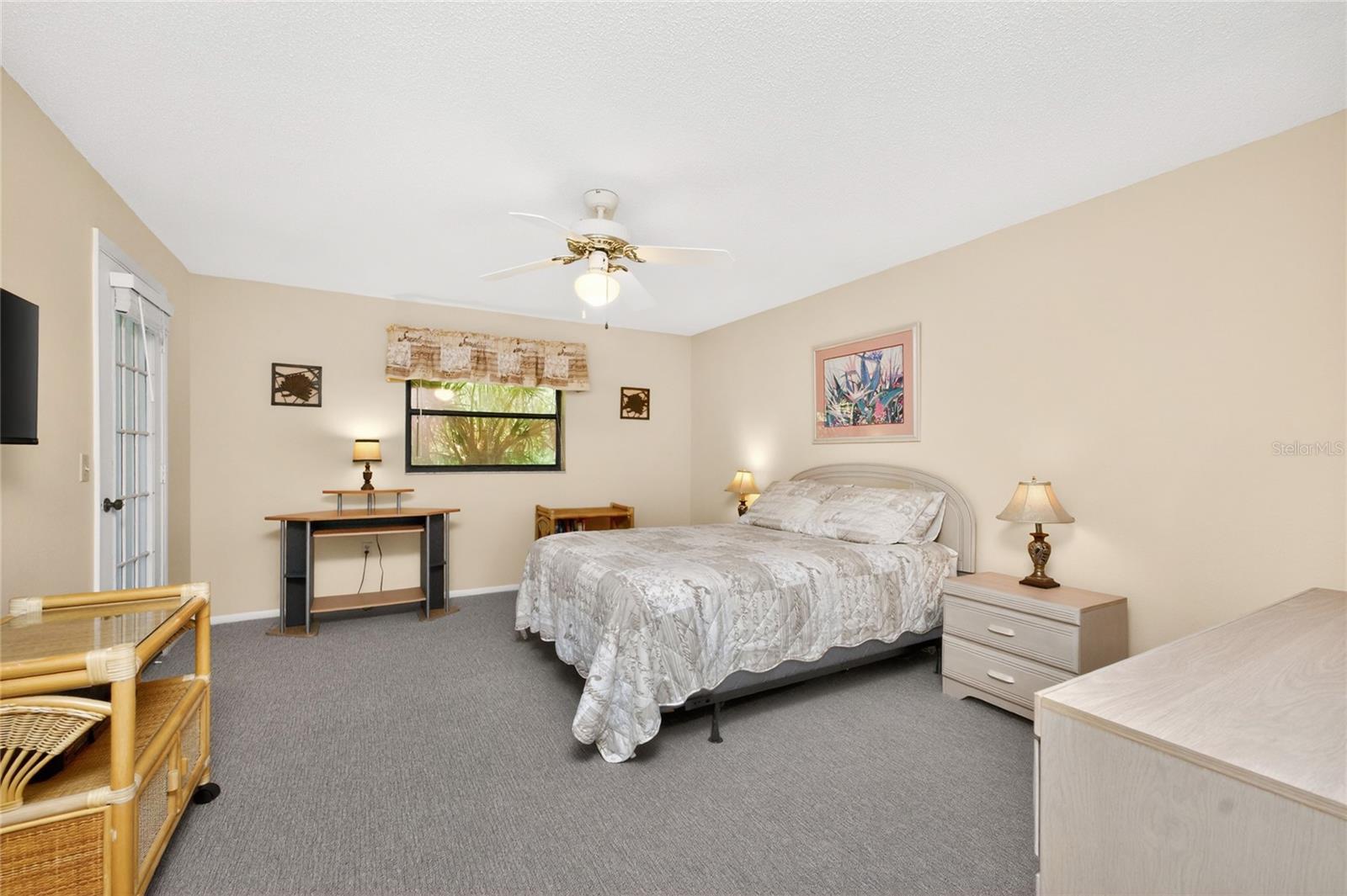 118 PINE HOLLOW DR #118 — photo 23
