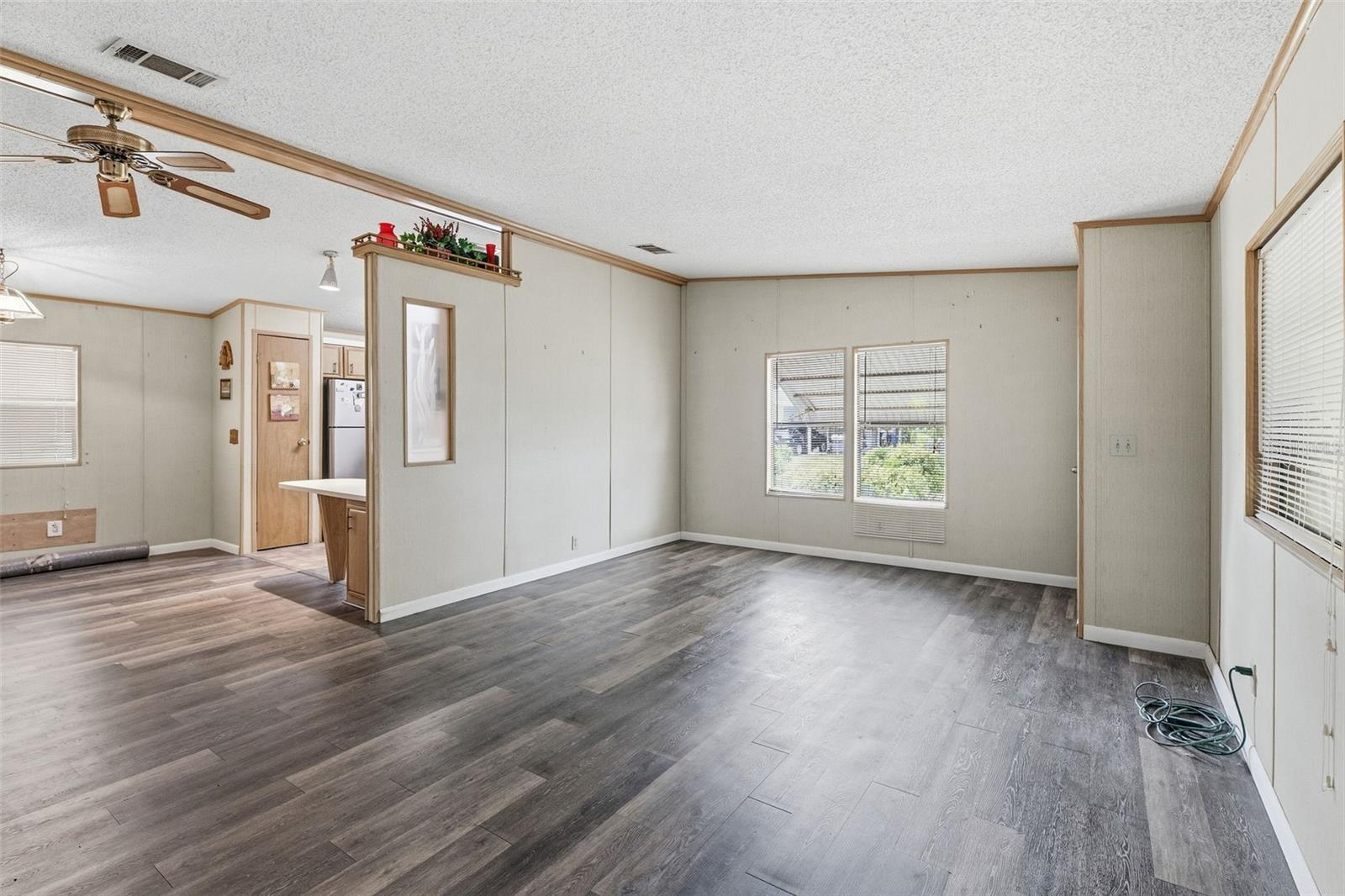 410 DOLPHIN DR S — photo 8