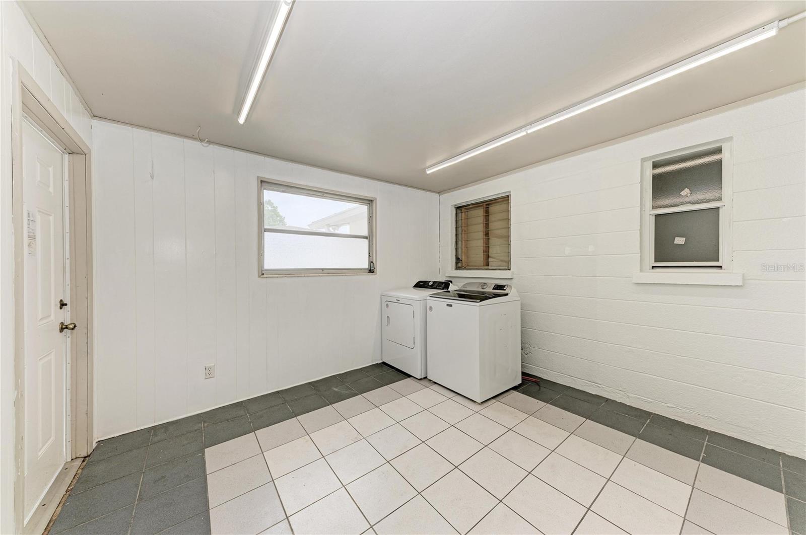 2714 DATURA ST — photo 37
