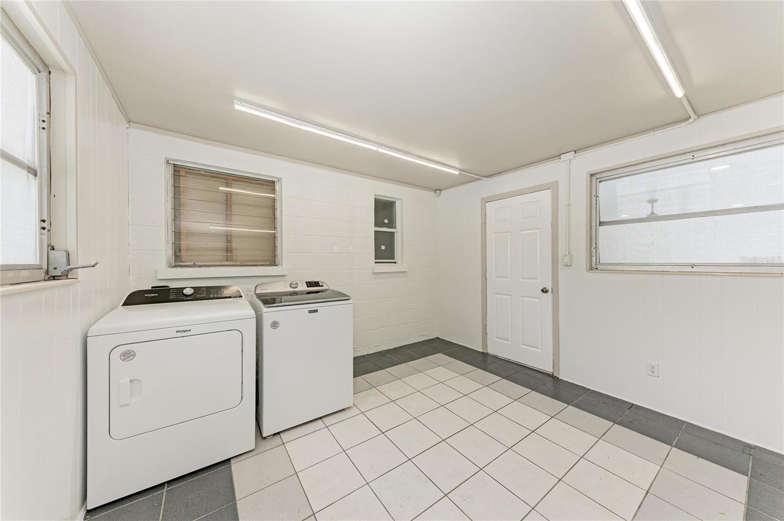 2714 DATURA ST — photo 38