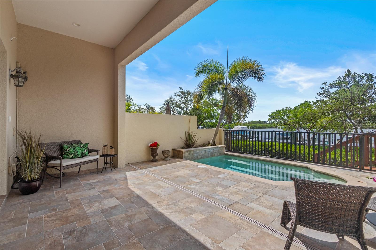 1008 PASEO DEL RIO NE — photo 3