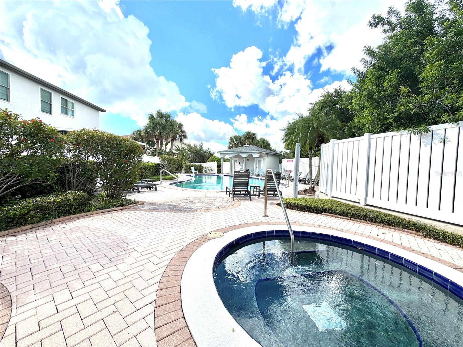 1008 PASEO DEL RIO NE — photo 45