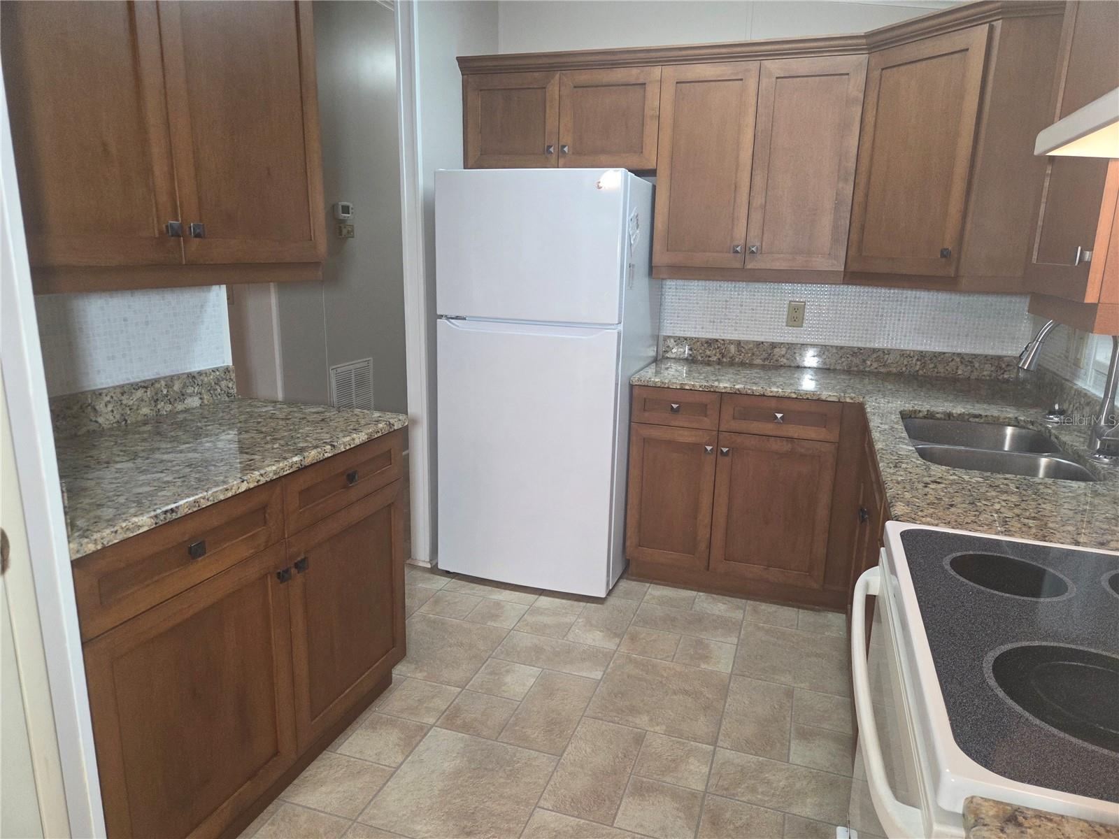 5707 45TH ST E #120 — photo 3