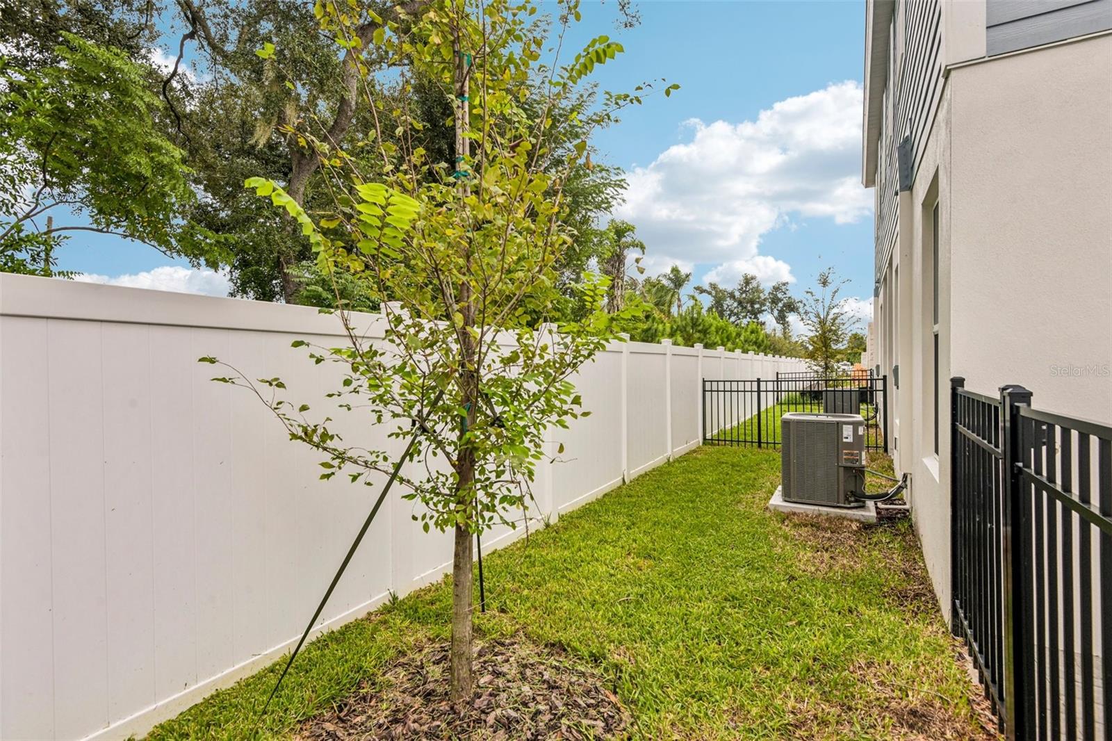 616 SILVER STREAM CT — photo 35