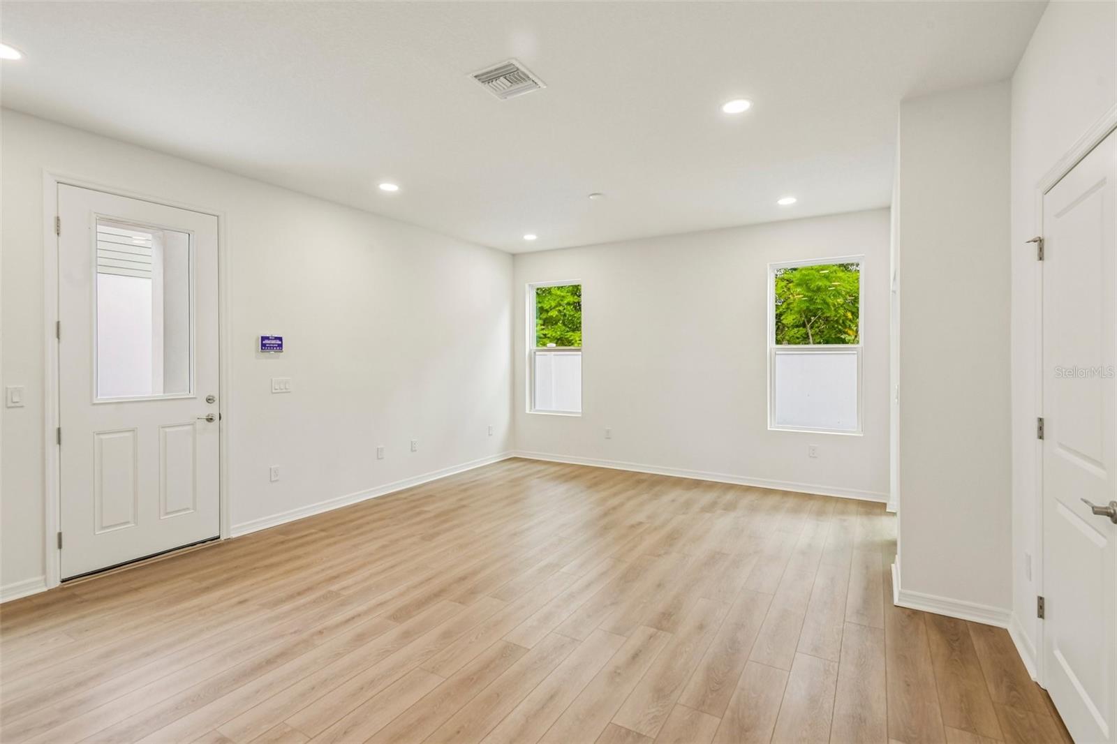 616 SILVER STREAM CT — photo 7