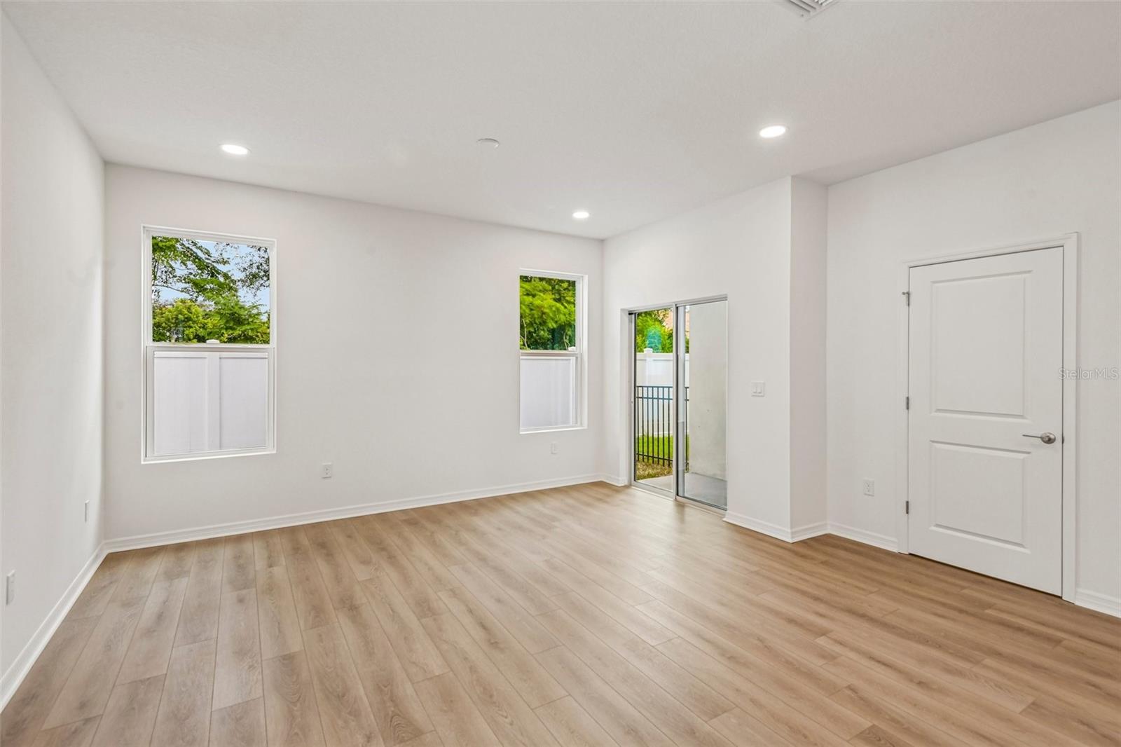 616 SILVER STREAM CT — photo 5