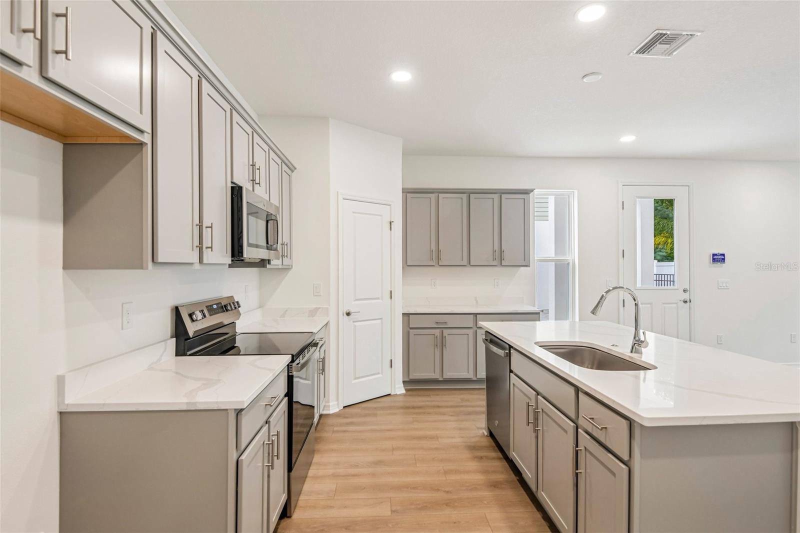 616 SILVER STREAM CT — photo 15