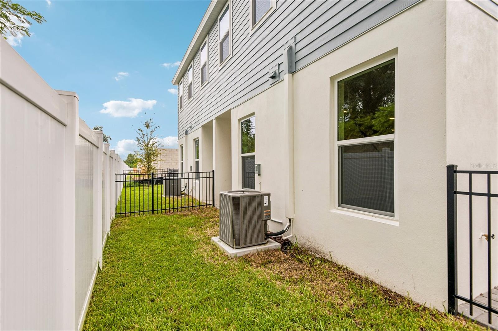 616 SILVER STREAM CT — photo 34