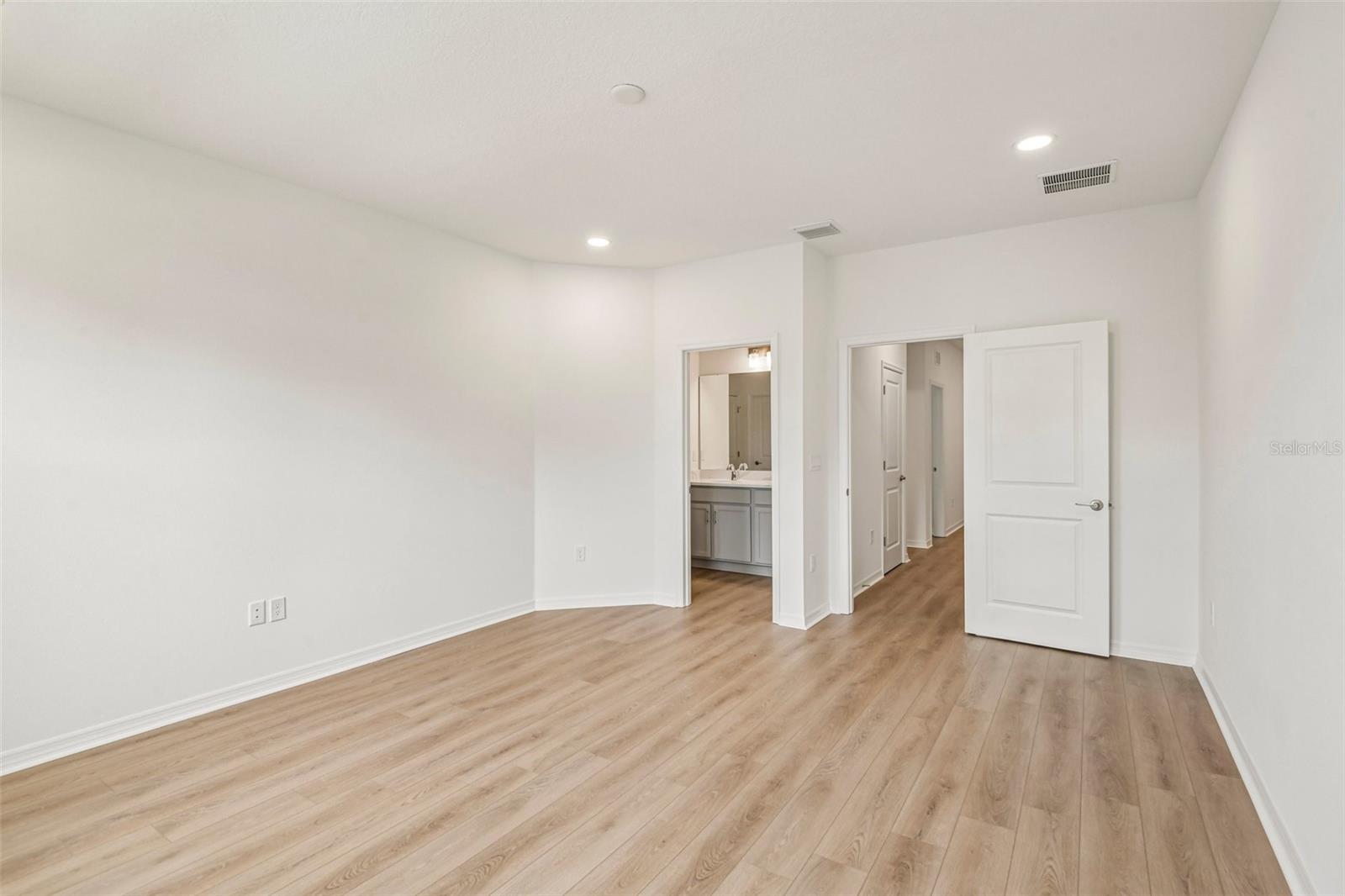 616 SILVER STREAM CT — photo 28