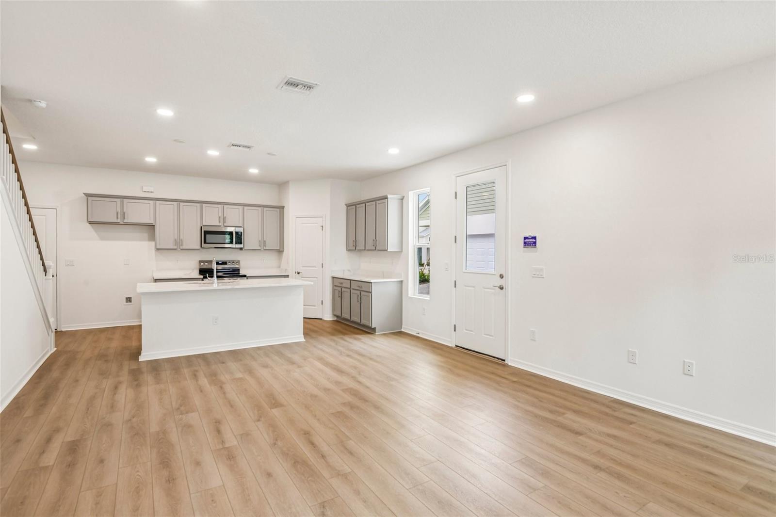 616 SILVER STREAM CT — photo 9