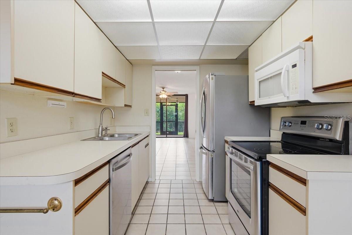 1332 PASADENA AVE S #102 — photo 13