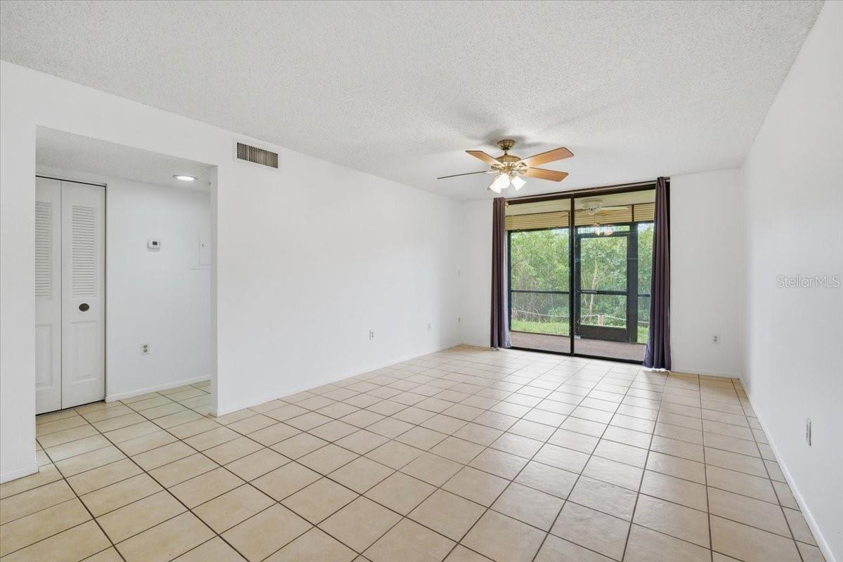 1332 PASADENA AVE S #102 — photo 3