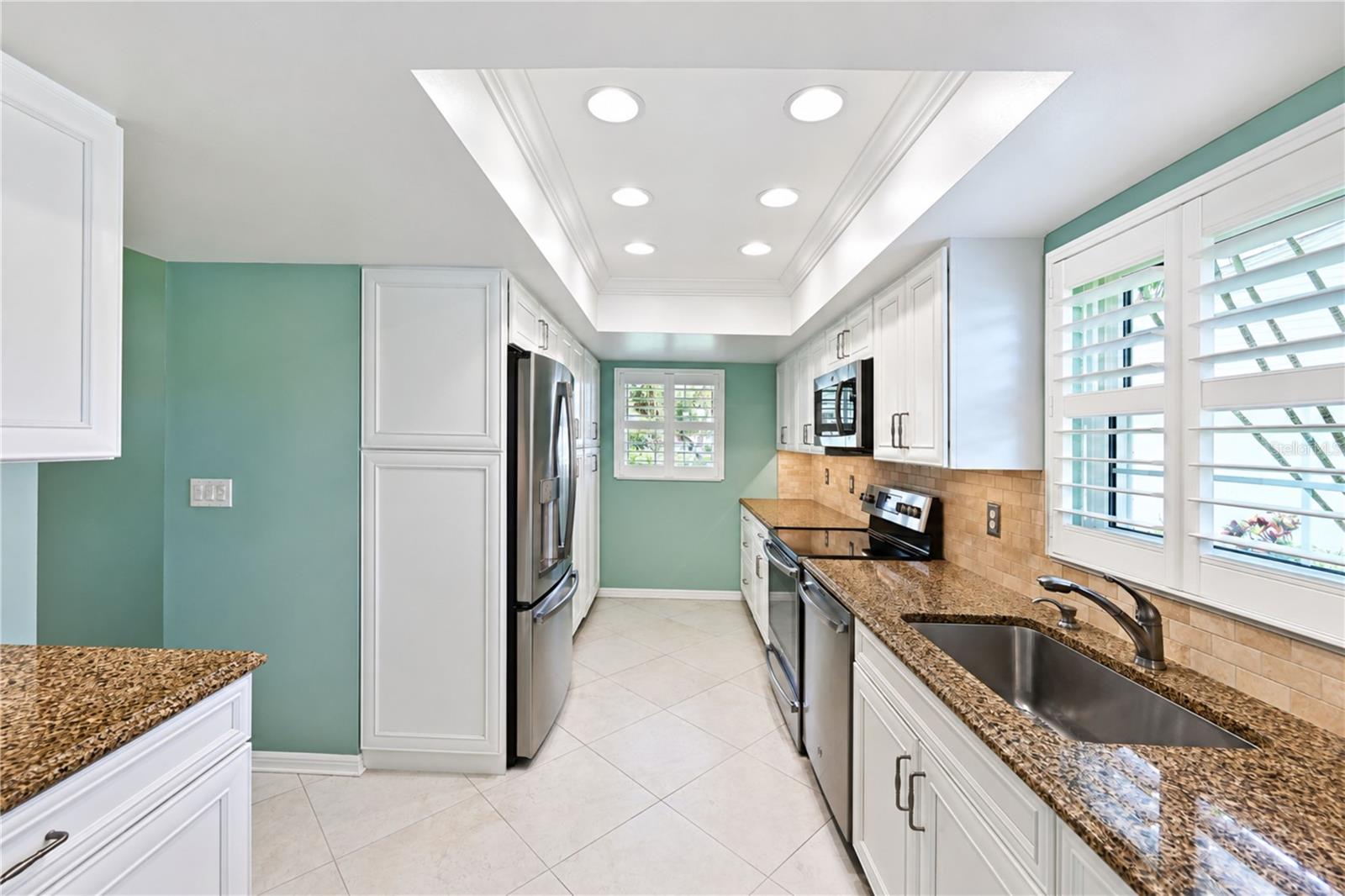 9425 ANDOVER CIR — photo 10