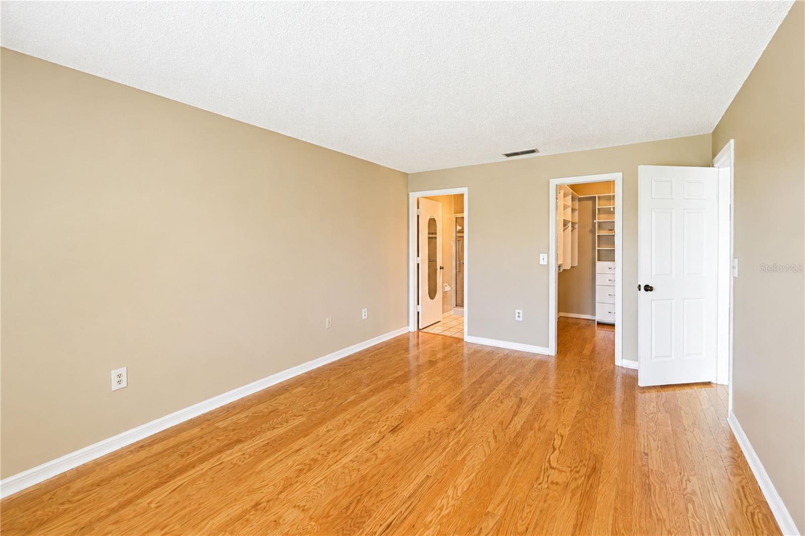 9425 ANDOVER CIR — photo 23