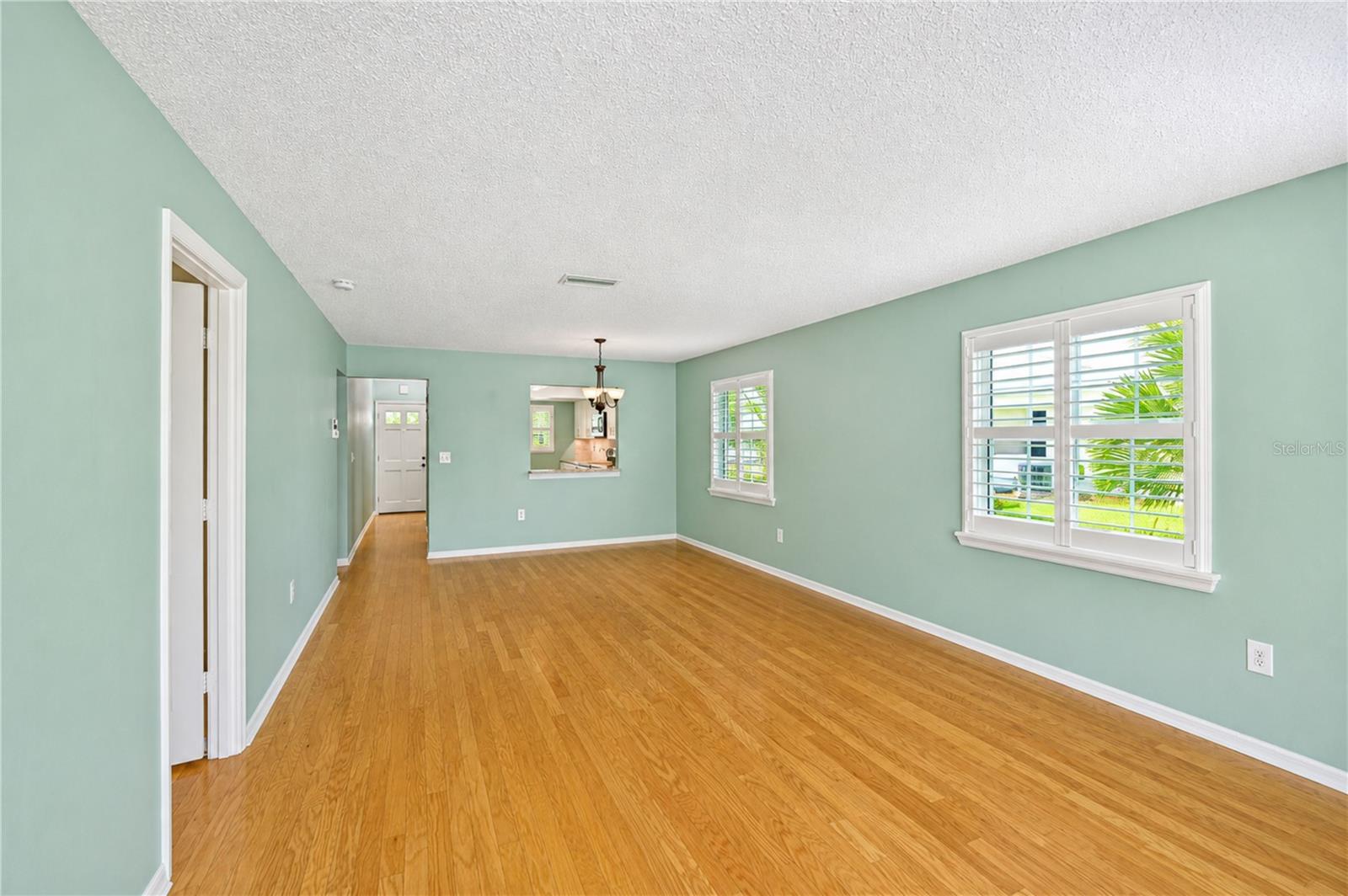 9425 ANDOVER CIR — photo 20