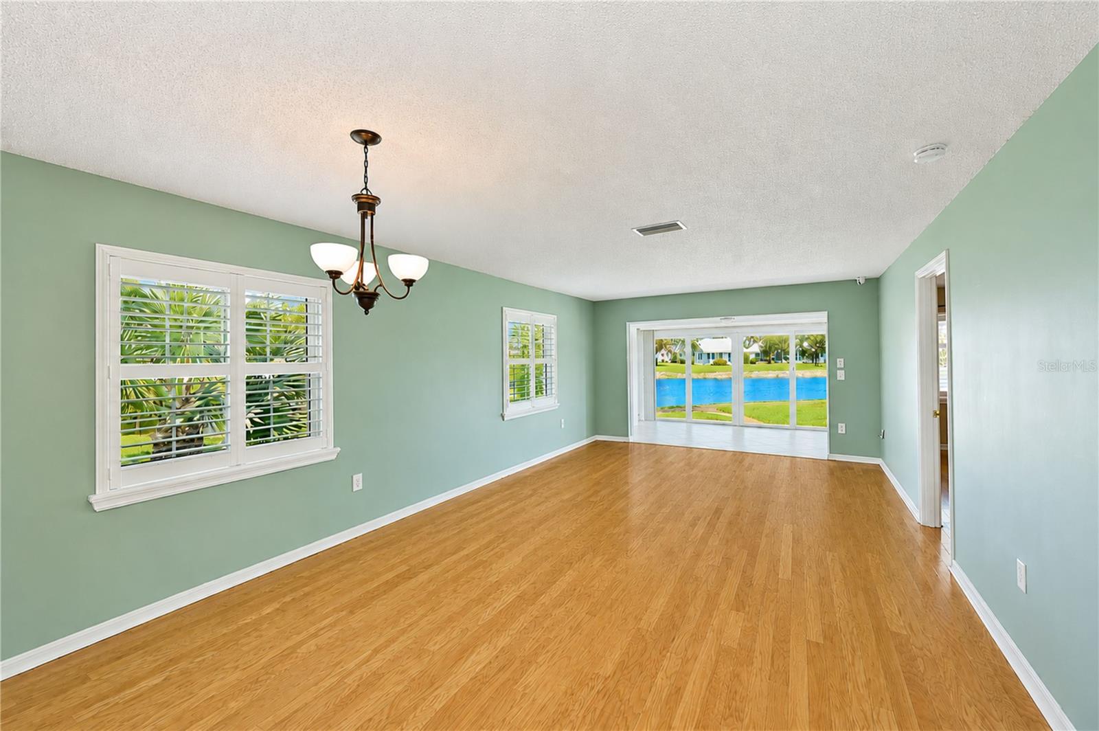 9425 ANDOVER CIR — photo 15