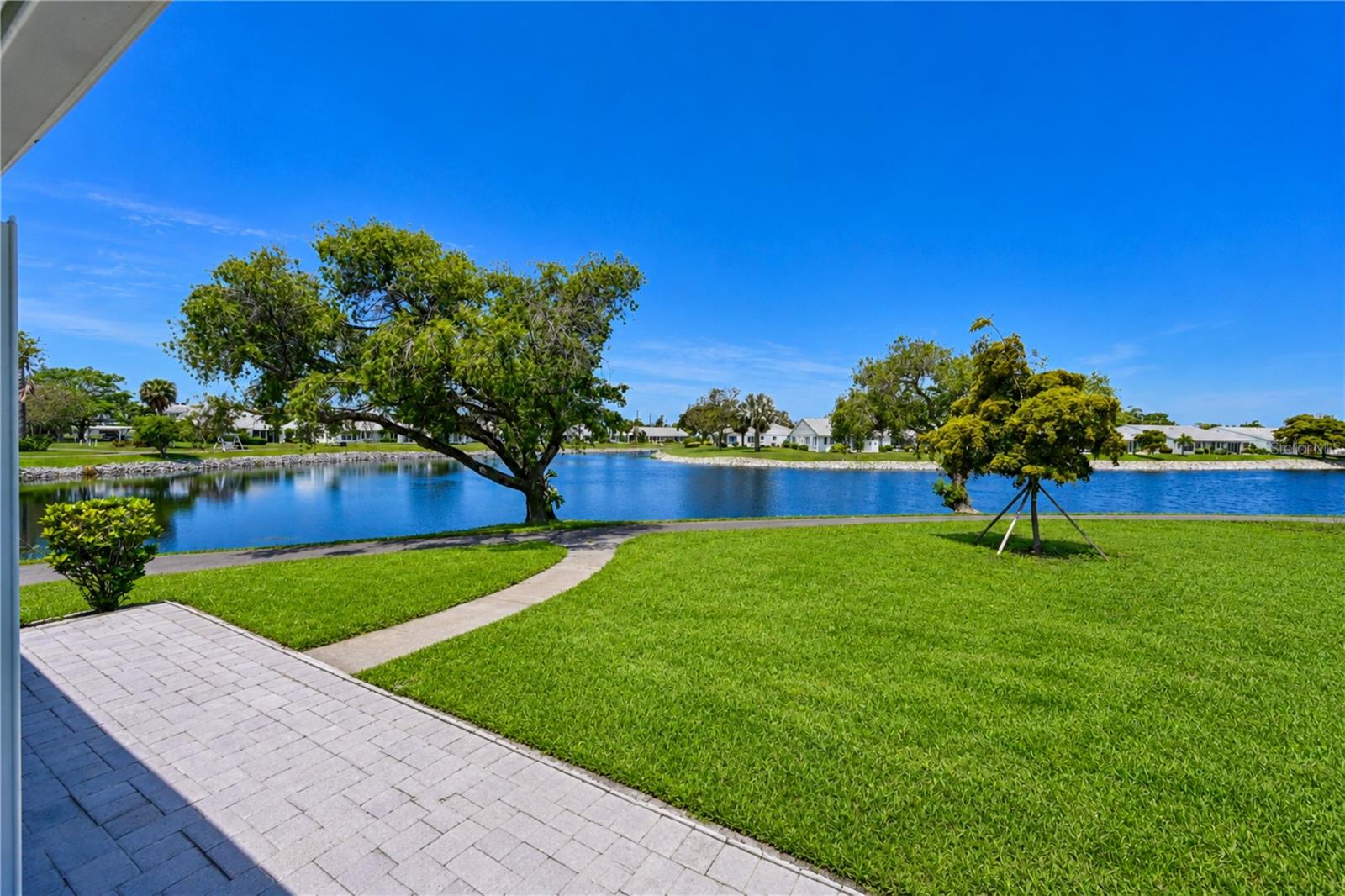 9425 ANDOVER CIR — photo 4