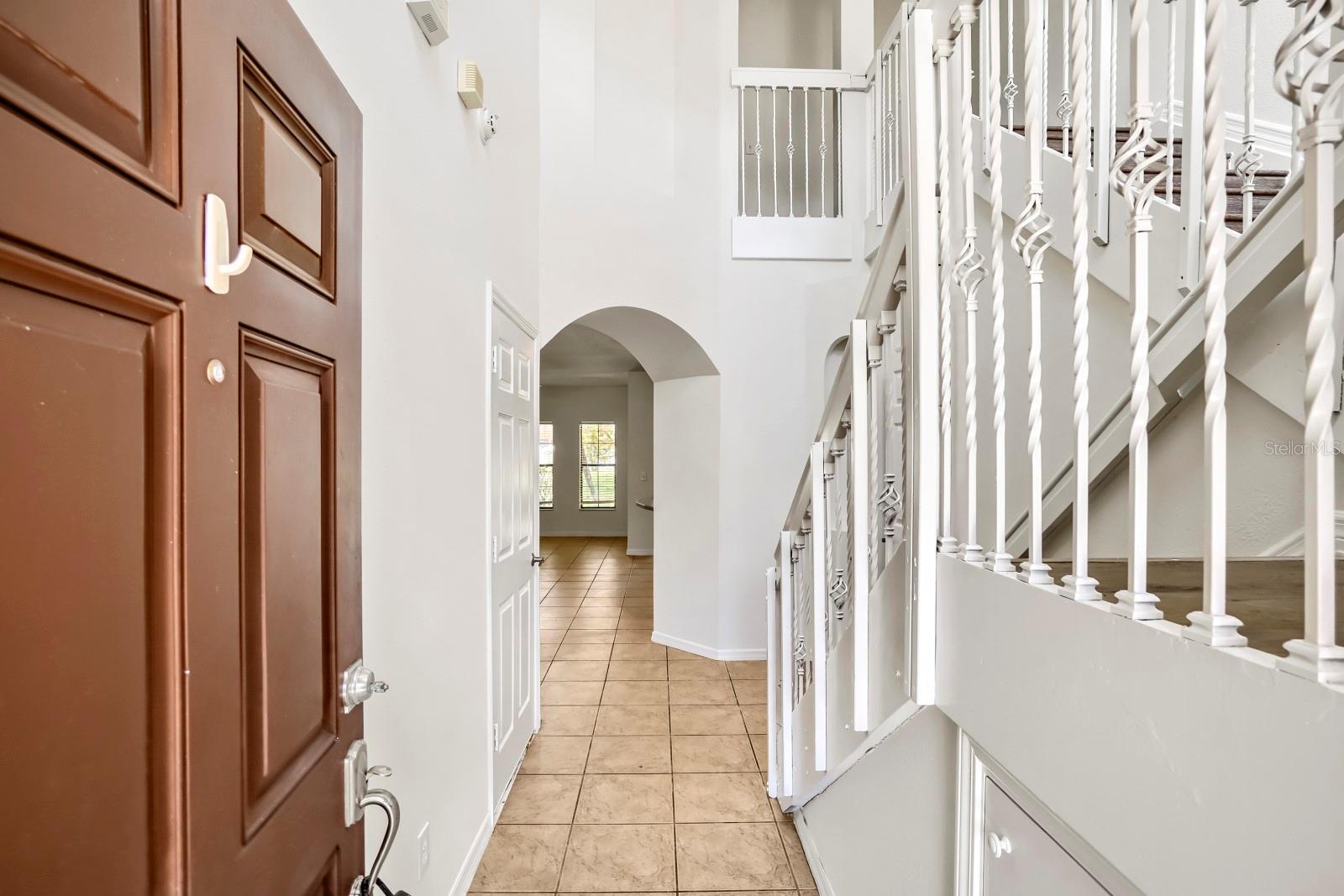 1048 TULLAMORE DR — photo 4