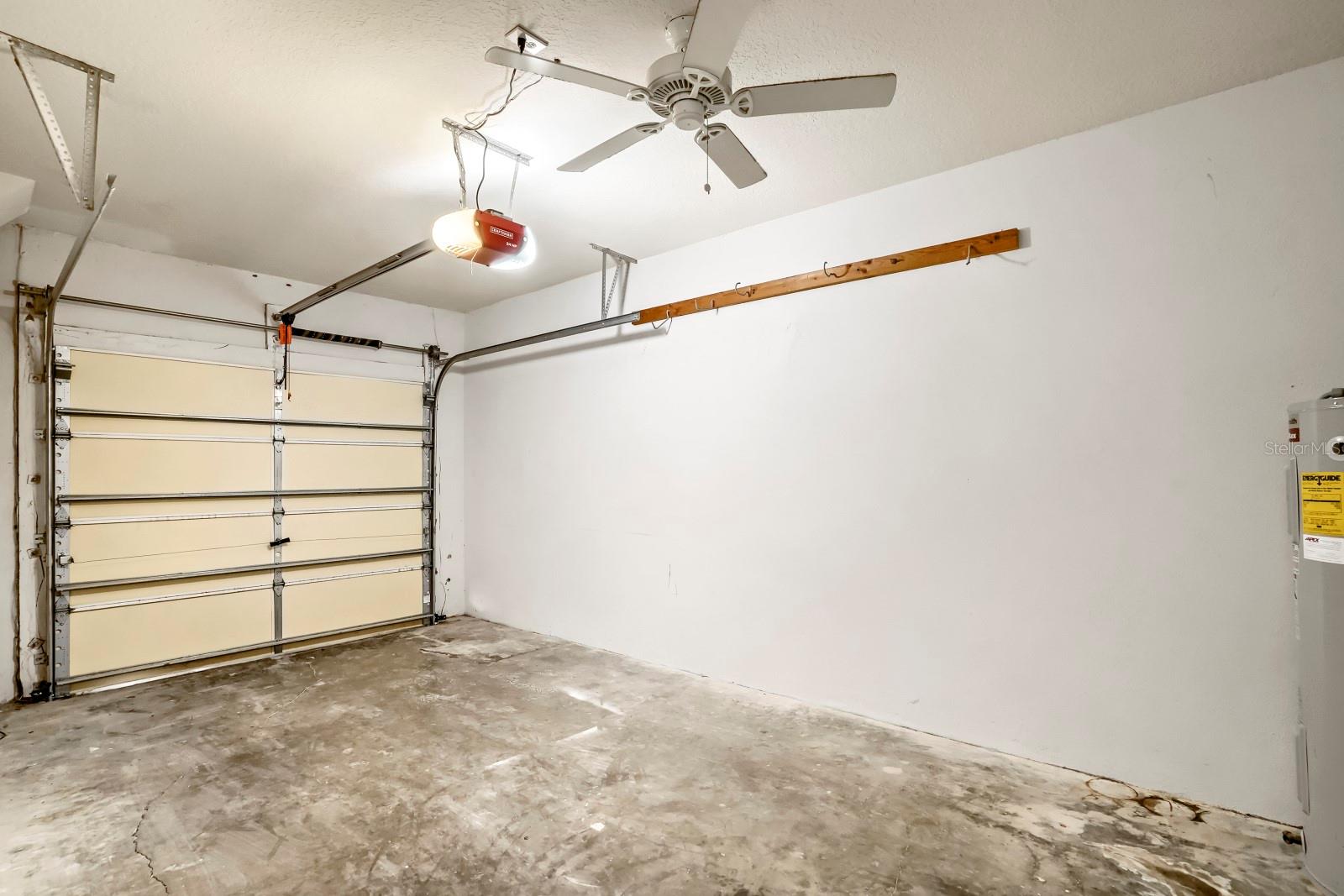 1048 TULLAMORE DR — photo 24
