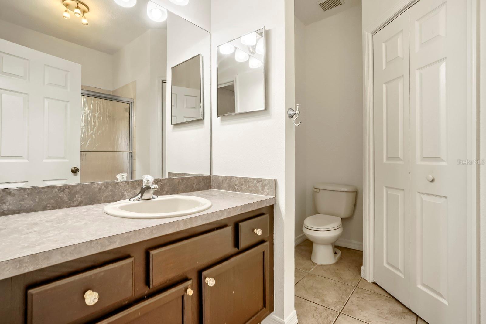 1048 TULLAMORE DR — photo 20
