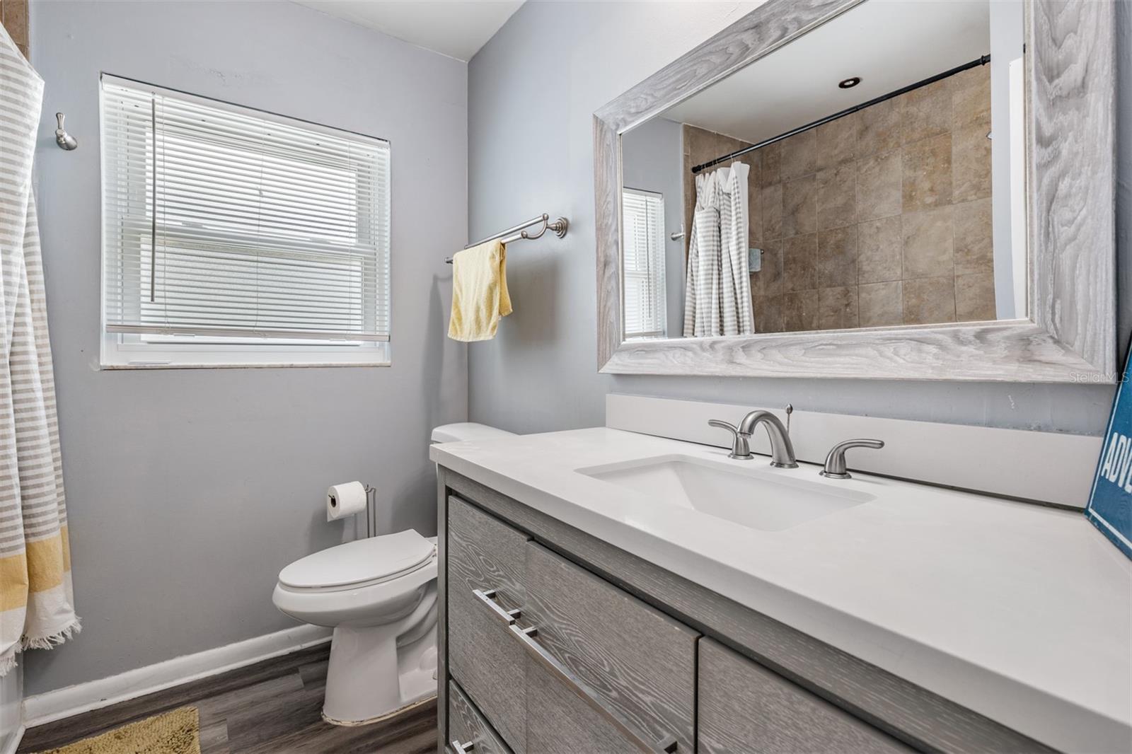 4601 N EMERALD AVE — photo 21
