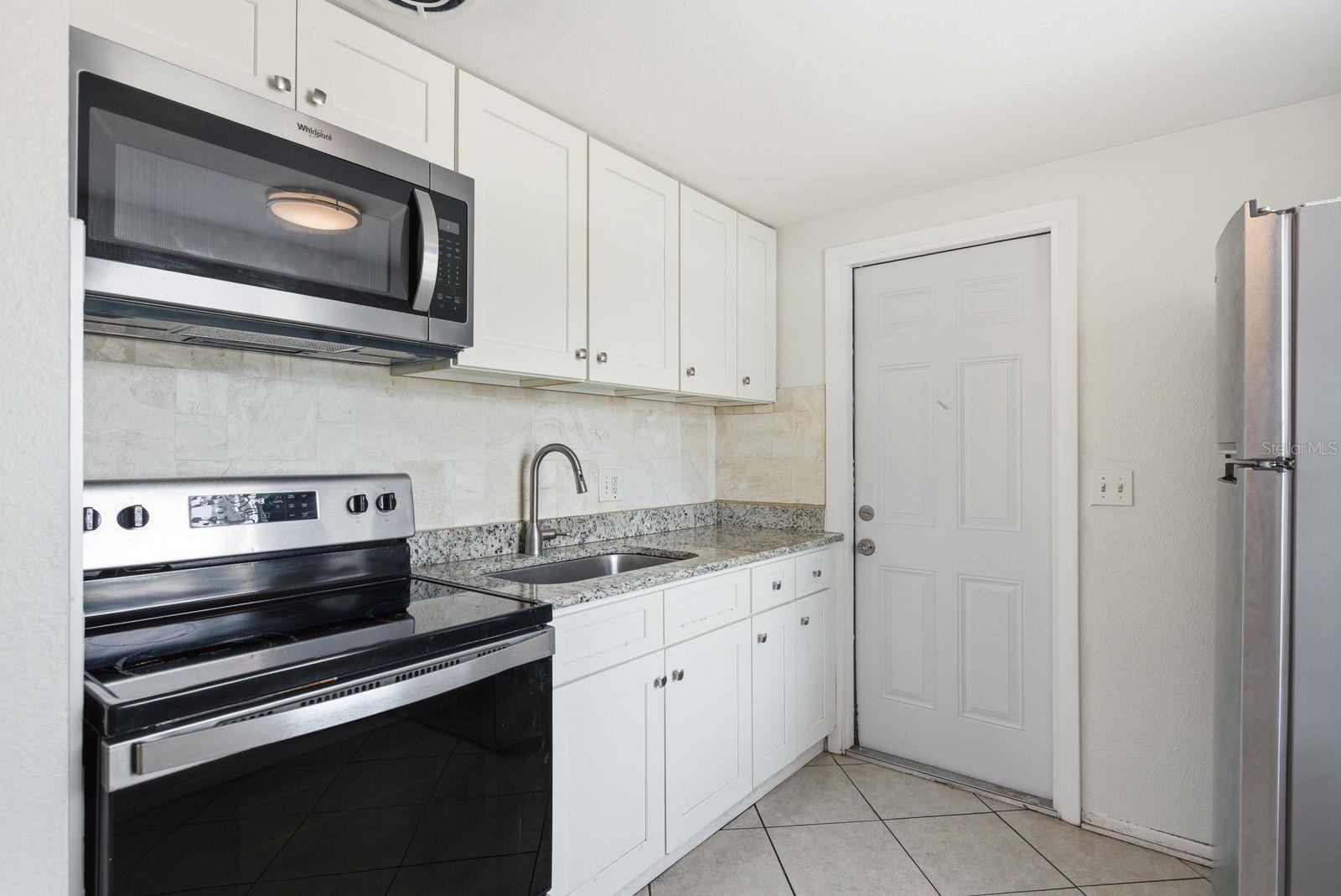 417 MILWAUKEE AVE — photo 10