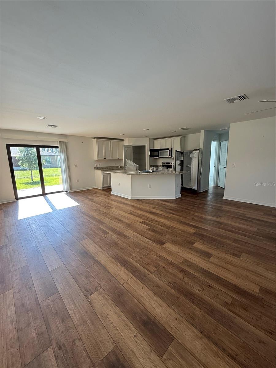 5436 N CHAMBERLAIN BLVD — photo 3