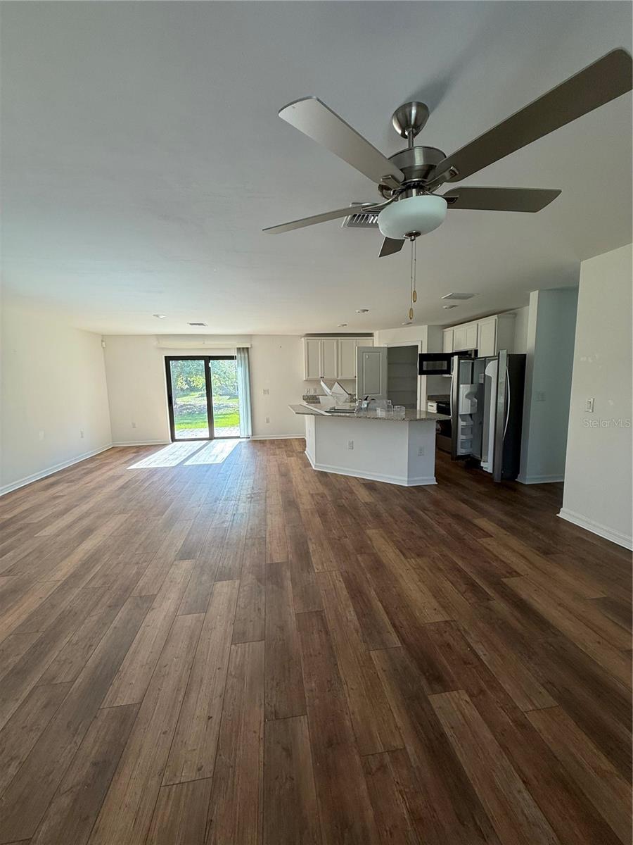 5436 N CHAMBERLAIN BLVD — photo 4
